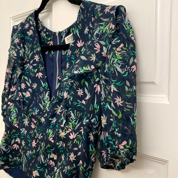 NWOT Amur Blue Silk Floral Top size S - Picture 7 of 10